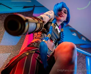 Jinx Cosplay Arcane / LeagueLegends / jinxedyumeria nude photo #0043