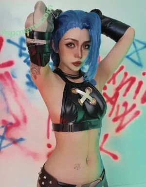Jinx Cosplay Arcane / LeagueLegends / jinxedyumeria nude photo #0054
