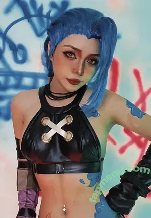 Jinx Cosplay Arcane / LeagueLegends / jinxedyumeria nude photo #0057