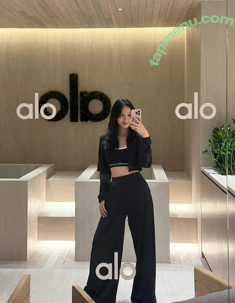 Jisoo nude photo #1493 (BLACKPINK / qenshizu / sooyaaa__)