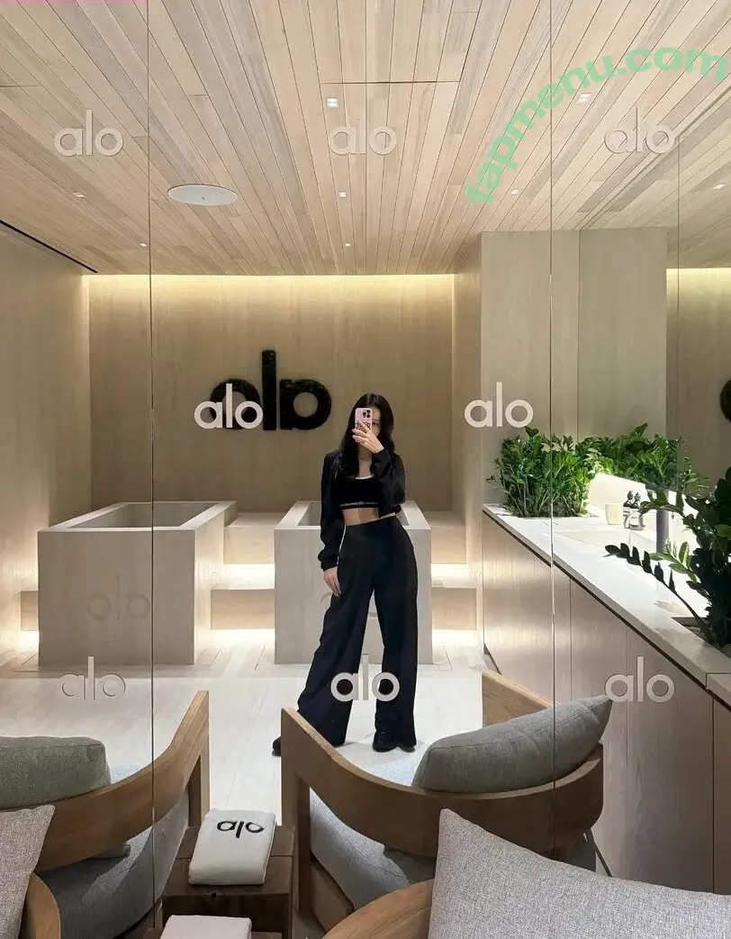 Jisoo nude photo #1494 (BLACKPINK / qenshizu / sooyaaa__)