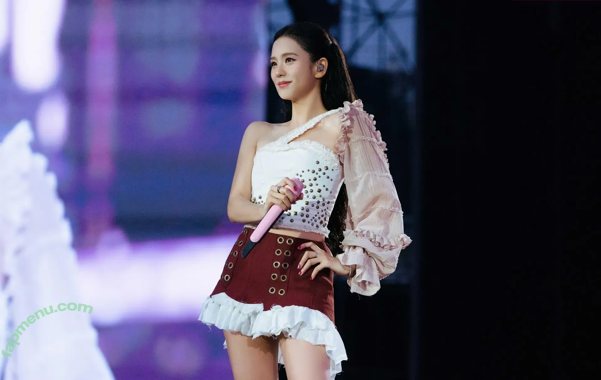Jisoo nude photo #1532 (BLACKPINK / qenshizu / sooyaaa__)