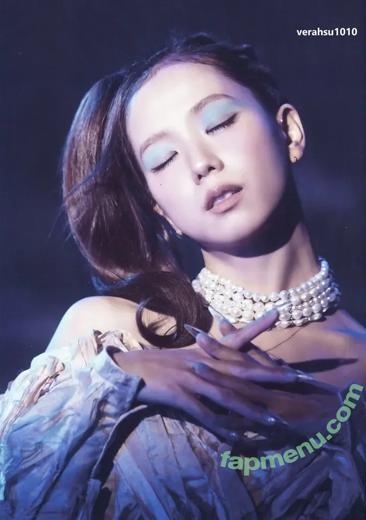 Jisoo nude photo #1549 (BLACKPINK / qenshizu / sooyaaa__)