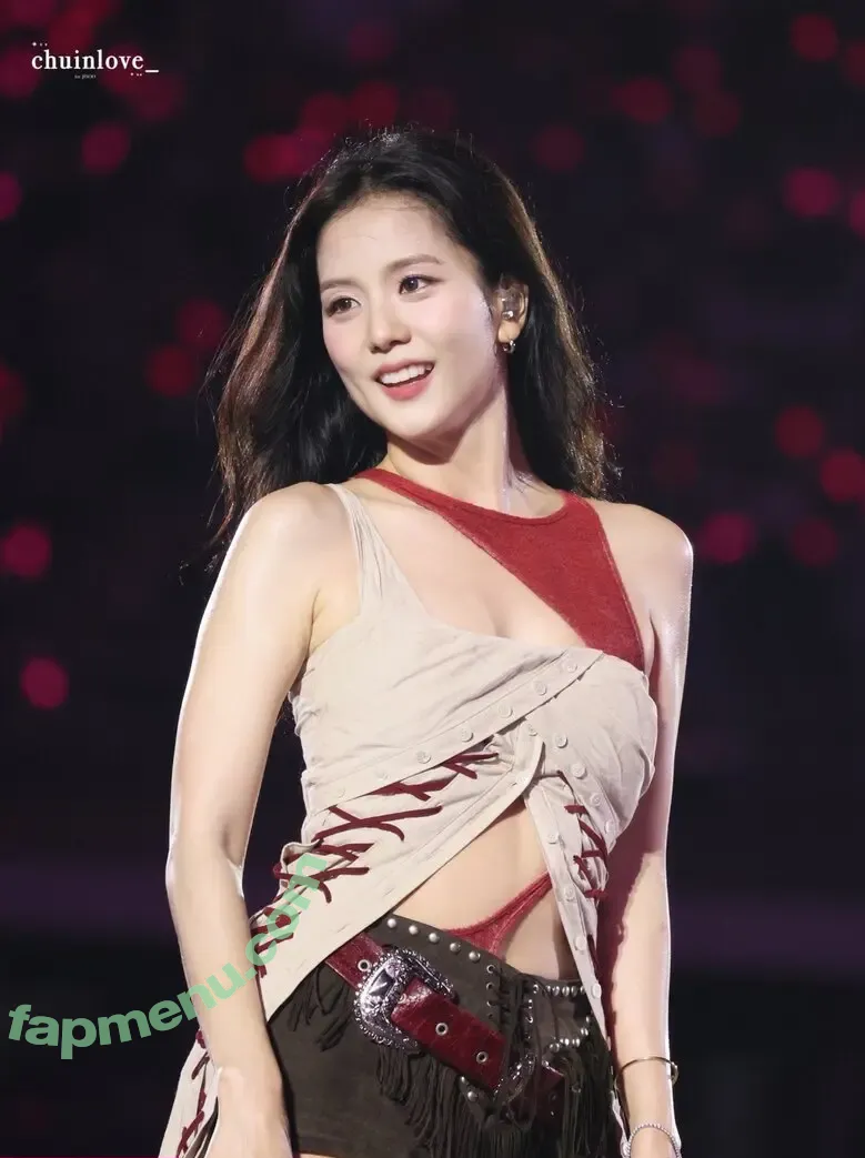 Jisoo nude photo #1596 (BLACKPINK / qenshizu / sooyaaa__)