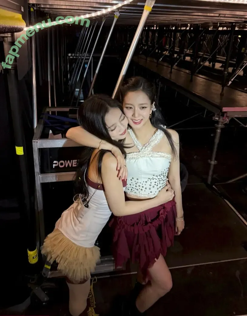 Jisoo nude photo #1606 (BLACKPINK / qenshizu / sooyaaa__)