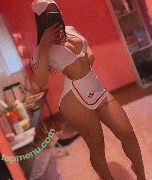 jjuliivargass nude photo #0011