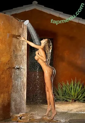 Joanna Krupa / joannakrupa nude photo #0916