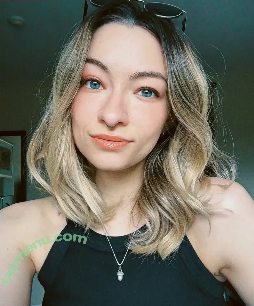 Jodelle Ferland nude photo #0069 (jodellemicah)