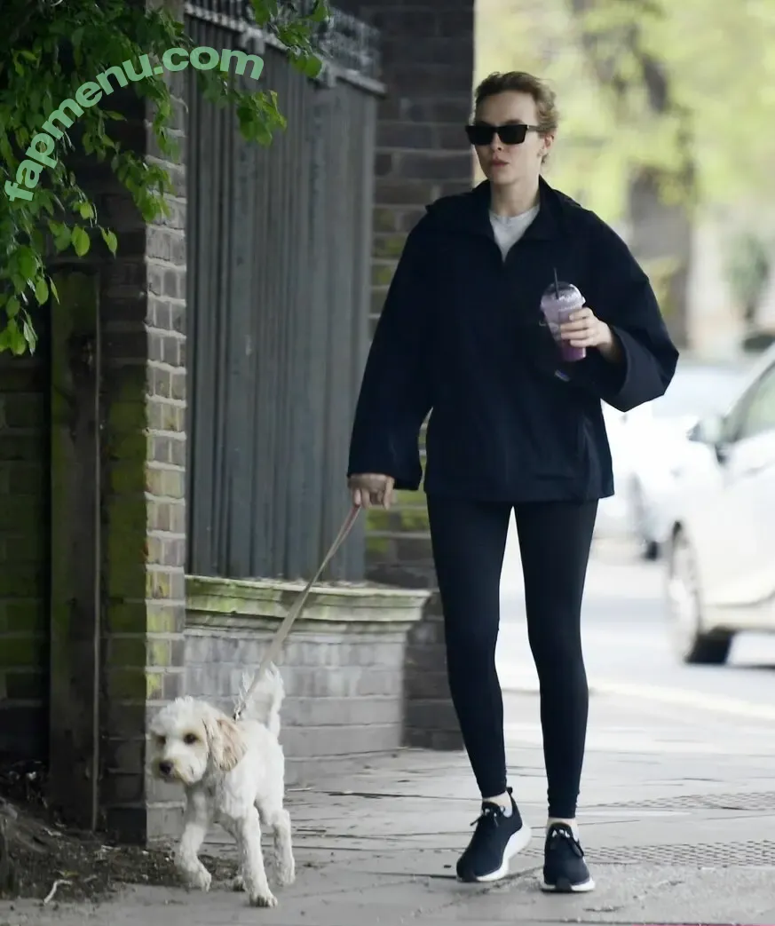 Jodie Comer nude photo #0222 (jodiemcomer)