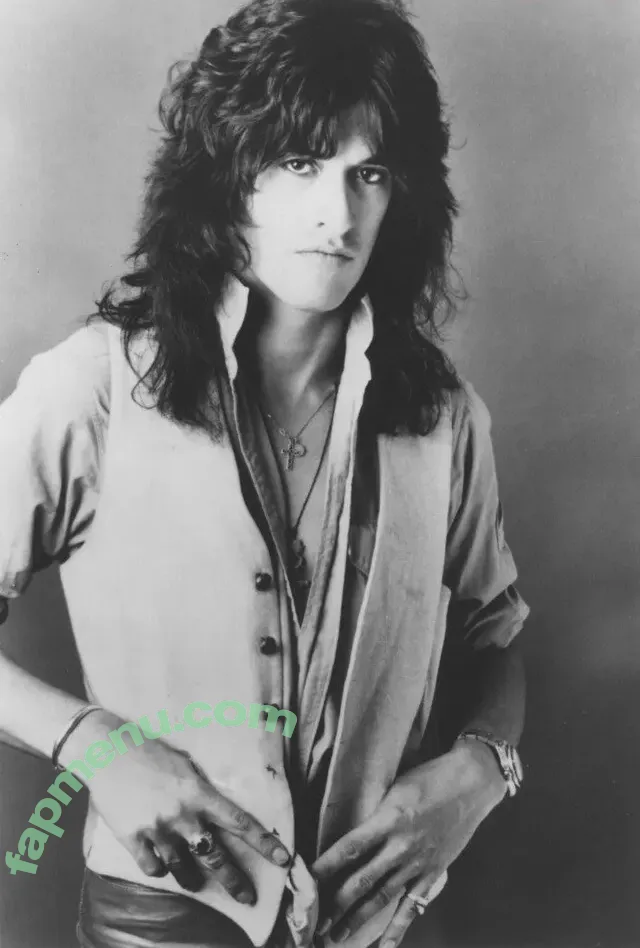 Joe Perry nude photo #0006 (Joe Perry)