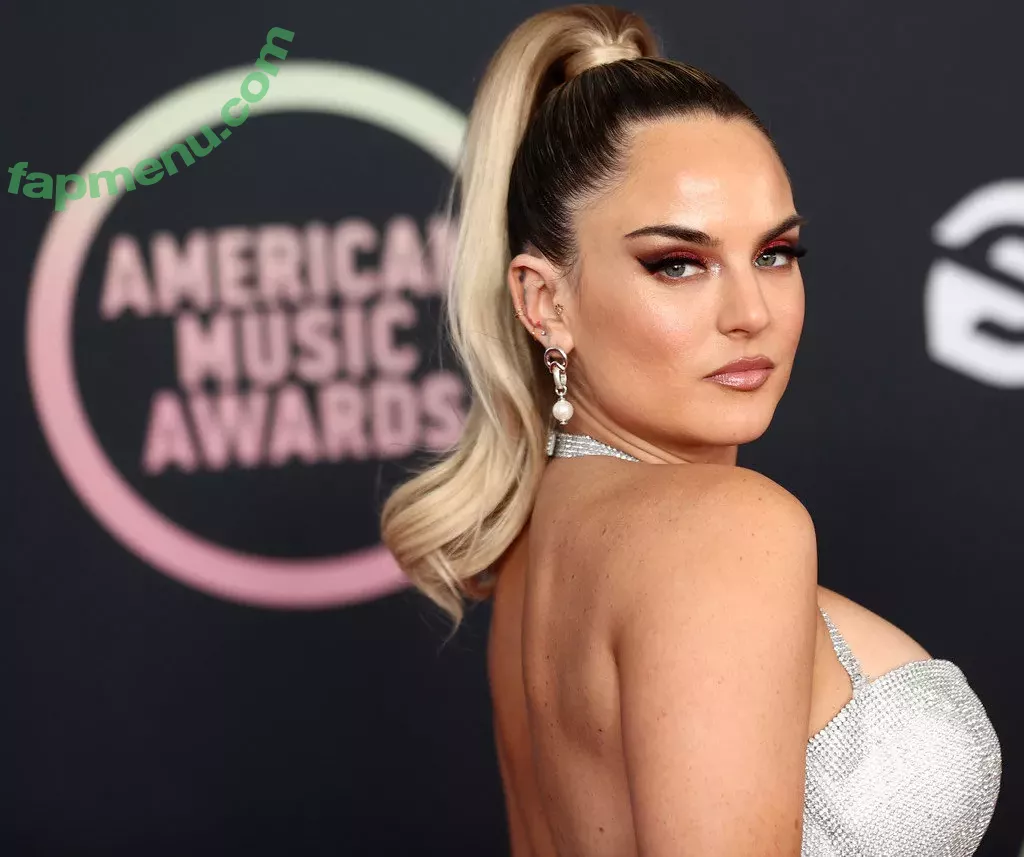 Jojo Levesque nude photo #0050 (iamjojo)