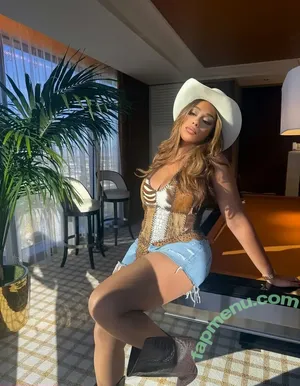 Jordyn Woods / jordynwoods nude photo #0240