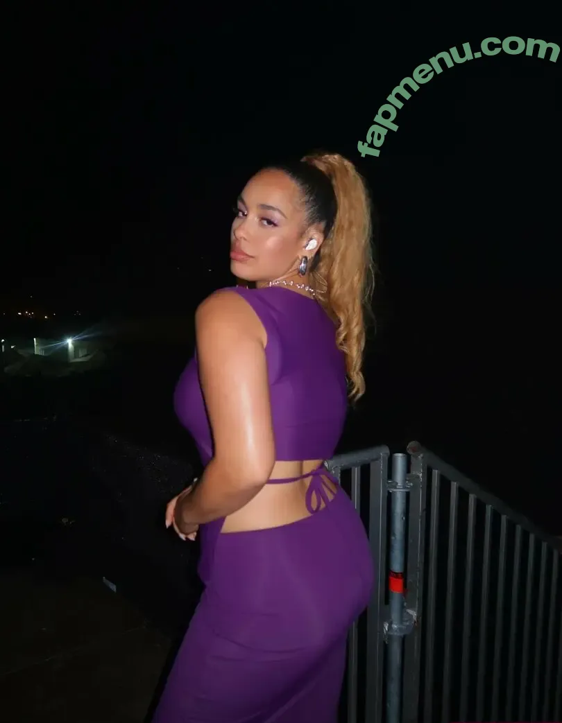 Jorja Smith nude photo #0127 (itstaaayy / jorjasmith_)
