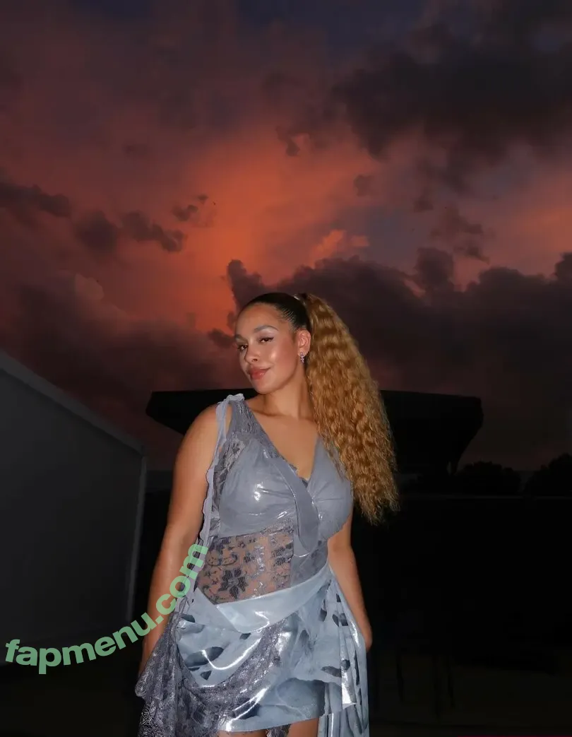 Jorja Smith nude photo #0131 (itstaaayy / jorjasmith_)