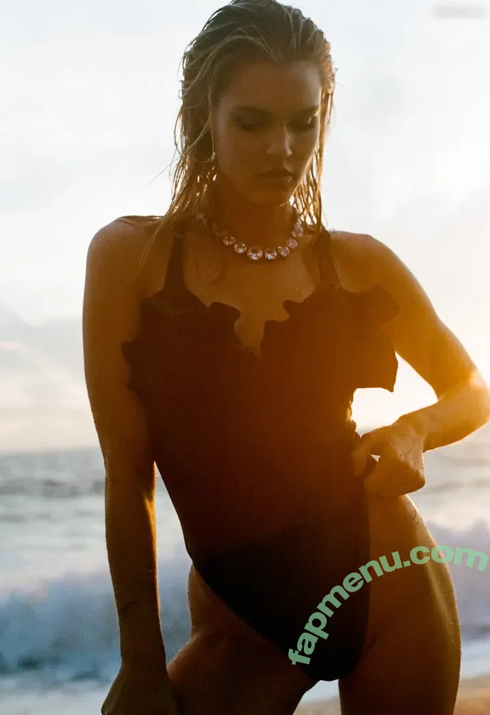 Joy Corrigan nude photo #2104 (_joycorrigan / joycorrigan)