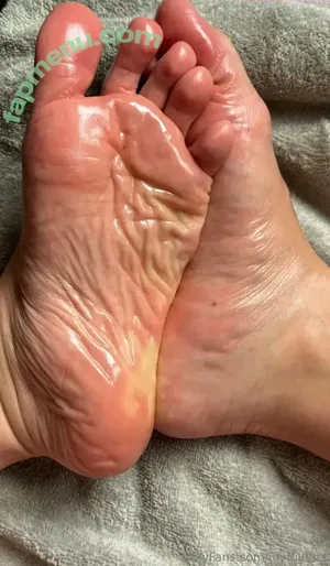 joyfullfeet / joy.fullfeet nude photo #0002