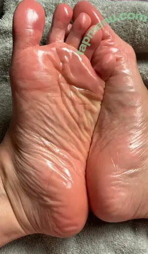 joyfullfeet / joy.fullfeet nude photo #0005