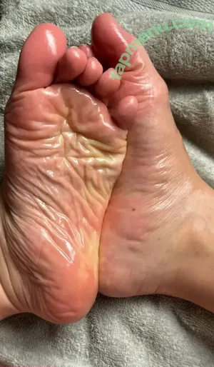 joyfullfeet / joy.fullfeet nude photo #0013