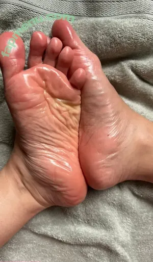 joyfullfeet / joy.fullfeet nude photo #0014