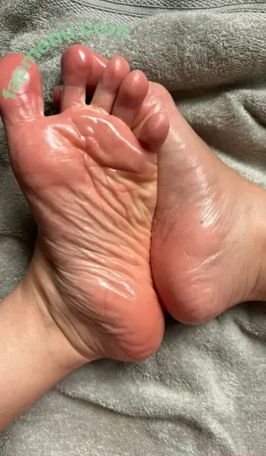joyfullfeet / joy.fullfeet nude photo #0015