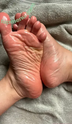 joyfullfeet / joy.fullfeet nude photo #0016