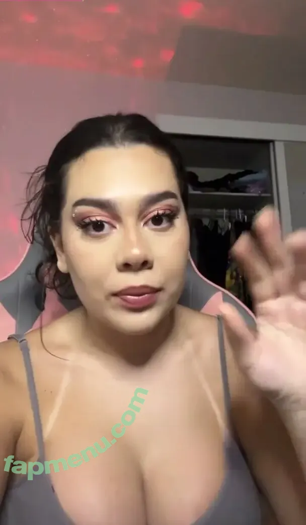Julia Alvarenga nude photo #0017 (julinhafuracaoo / kjuliak)