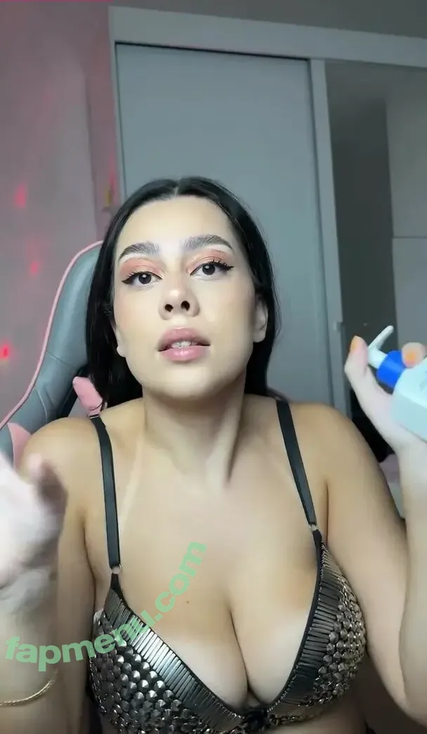 Julia Alvarenga nude photo #0085 (julinhafuracaoo / kjuliak)