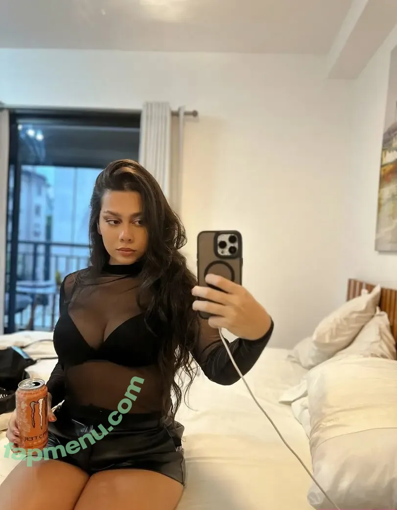 Julia Alvarenga nude photo #0100 (julinhafuracaoo / kjuliak)