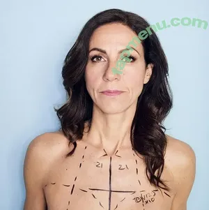 Julia Bradbury / Showing Breasts / therealjuliabradbury nude photo #0039