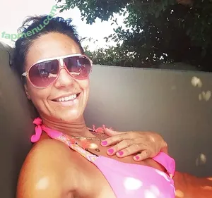 Julia Bradbury / Showing Breasts / therealjuliabradbury nude photo #0047