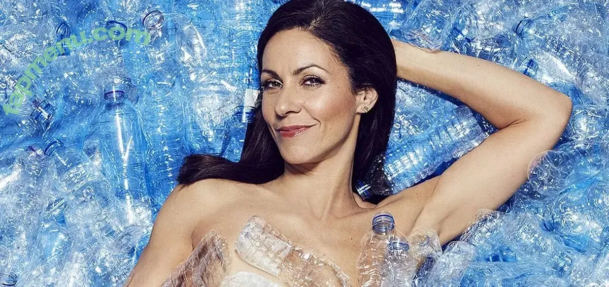 Julia Bradbury nude photo #0040 (Showing Breasts / therealjuliabradbury)