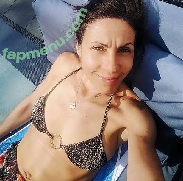 Julia Bradbury nude photo #0043 (Showing Breasts / therealjuliabradbury)