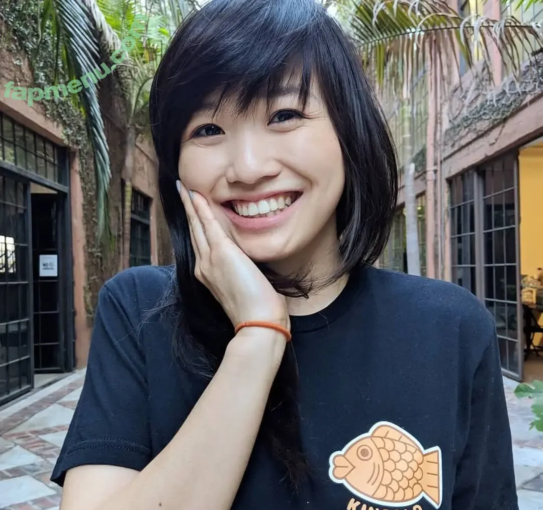 Julia Chow nude photo #0007 (Just Kiddings / xblueapplez)