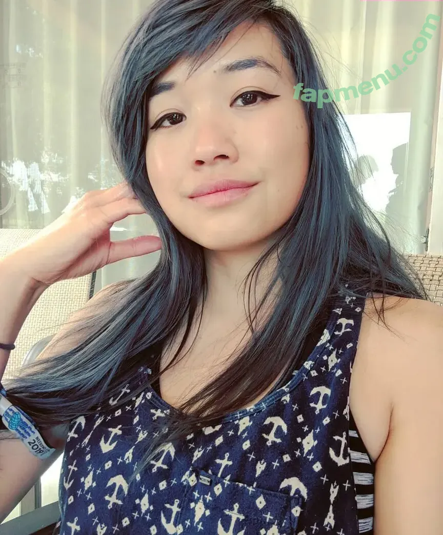 Julia Chow nude photo #0009 (Just Kiddings / xblueapplez)