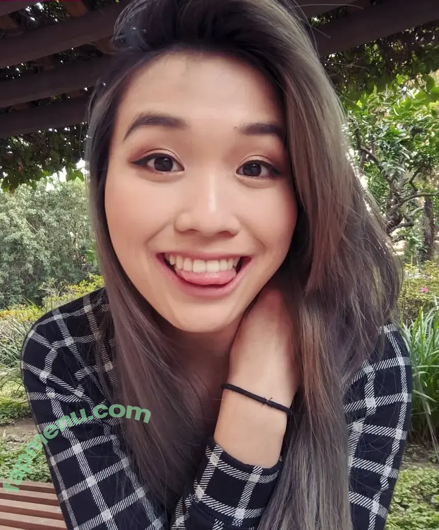 Julia Chow nude photo #0011 (Just Kiddings / xblueapplez)