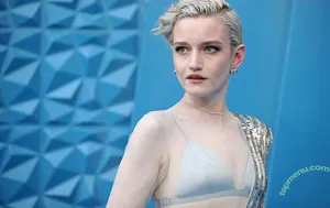 Julia Garner / juliagarnerofficial / ztyg_29 nude photo #0204