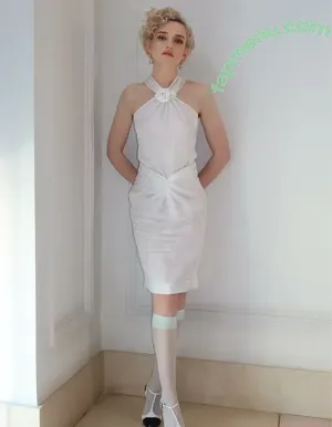 Julia Garner / juliagarnerofficial / ztyg_29 nude photo #0234