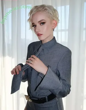 Julia Garner / juliagarnerofficial / ztyg_29 nude photo #0236