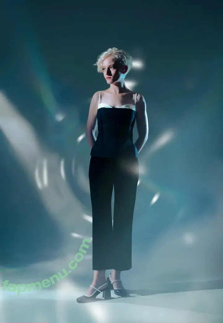 Julia Garner nude photo #0240 (juliagarnerofficial / ztyg_29)
