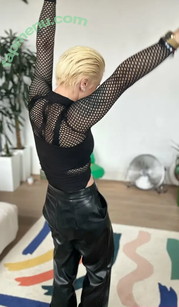 Julia Hardy nude photo #0028 (itsjuliahardy)