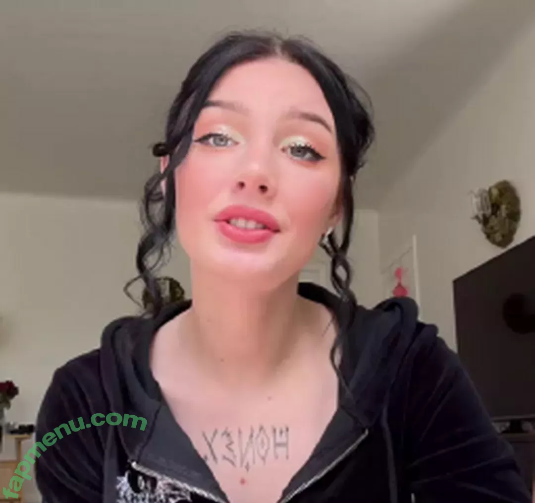 Julia Molligan nude photo #0202 (molliganbitch / yuliamolligan)