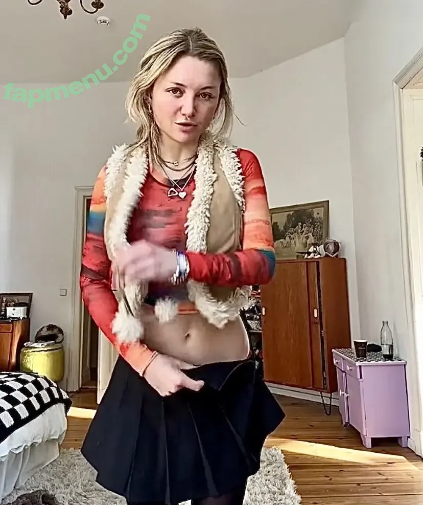 Julia Wulf nude photo #0468 (Juleslw)