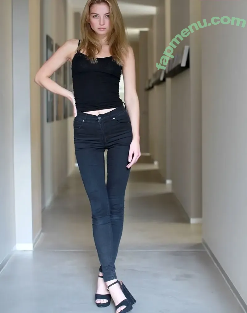 Julia Wulf nude photo #0632 (Juleslw)