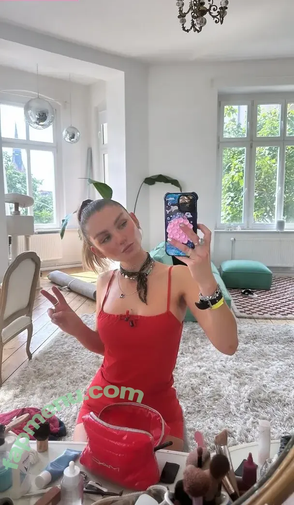 Julia Wulf nude photo #0700 (Juleslw)