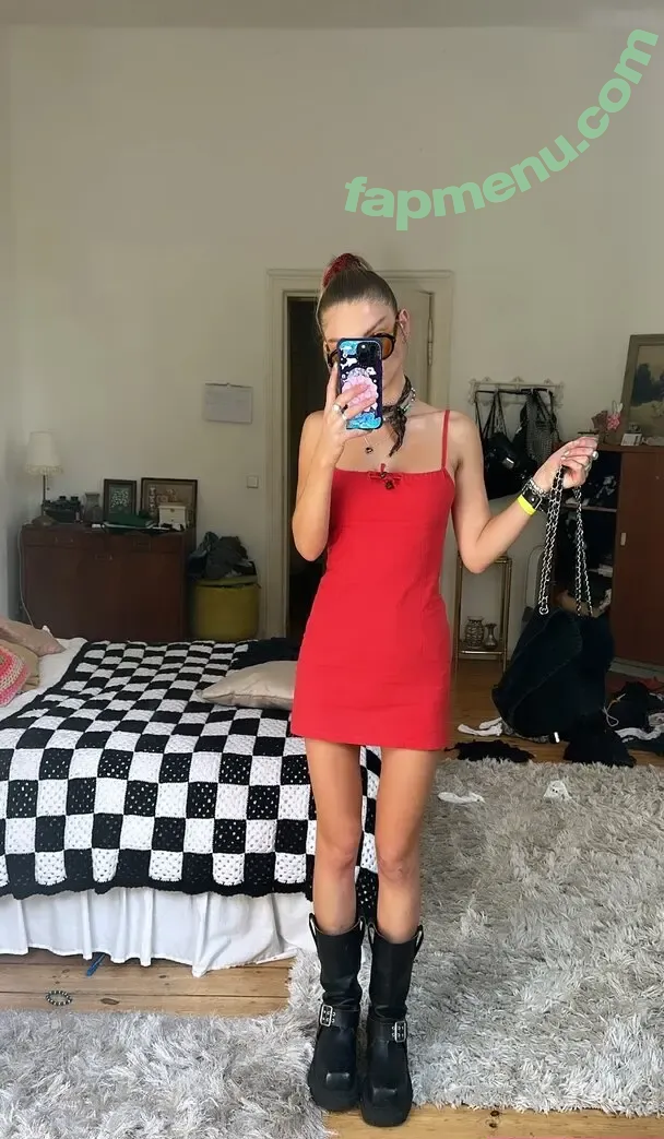 Julia Wulf nude photo #0701 (Juleslw)