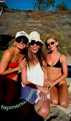 Julianne Hough / juleshough nude photo #1708