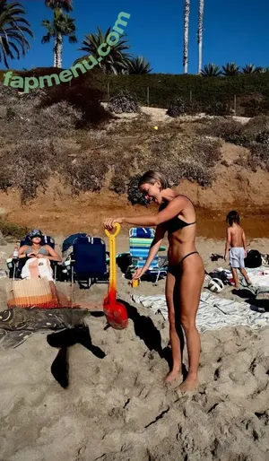 Julianne Hough / juleshough nude photo #1709