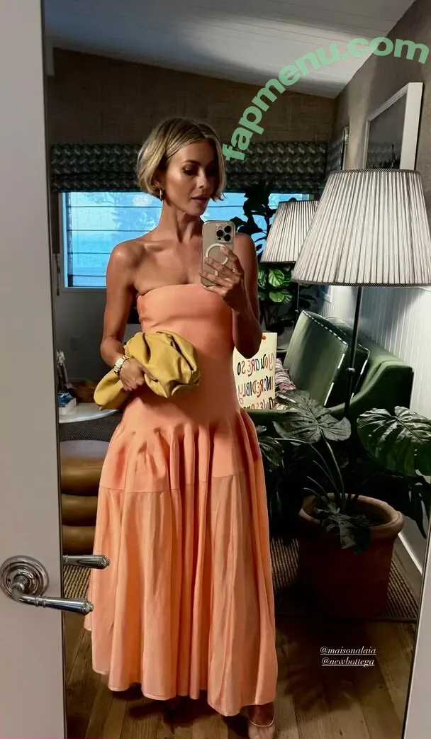 Julianne Hough nude photo #1702 (juleshough)