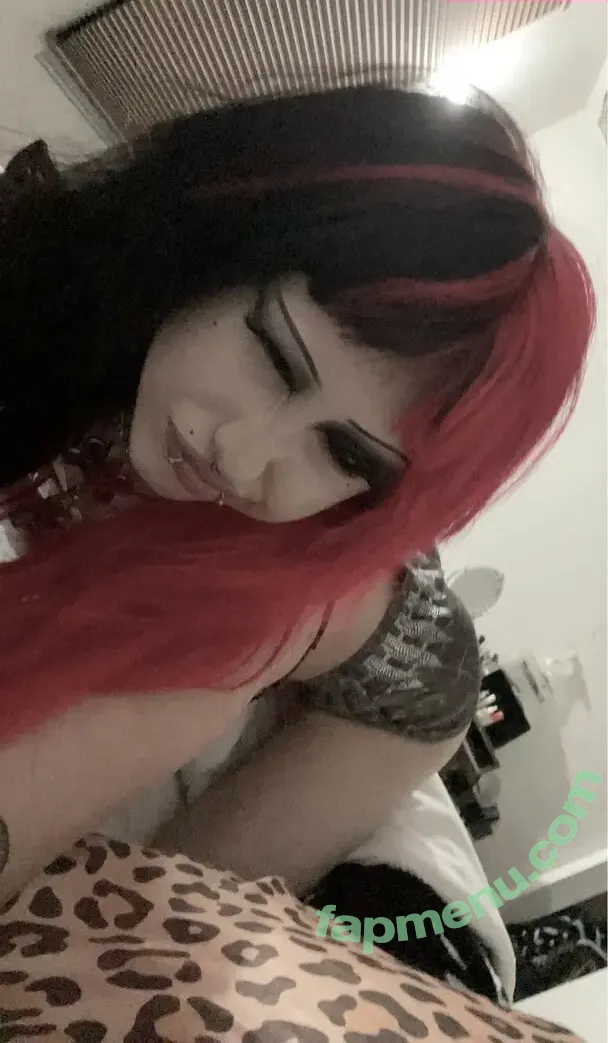 Juliesanerr nude photo #0011 (ang3liccha0s_ / cha0s333)