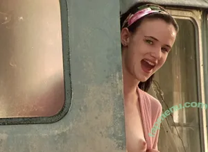 Juliette Lewis / juliettelewis nude photo #0193